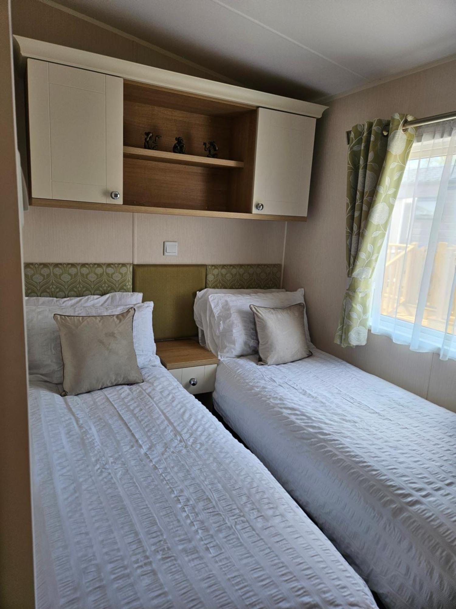 Lytham Luxe 6 Birth Caravan Weeton  Esterno foto