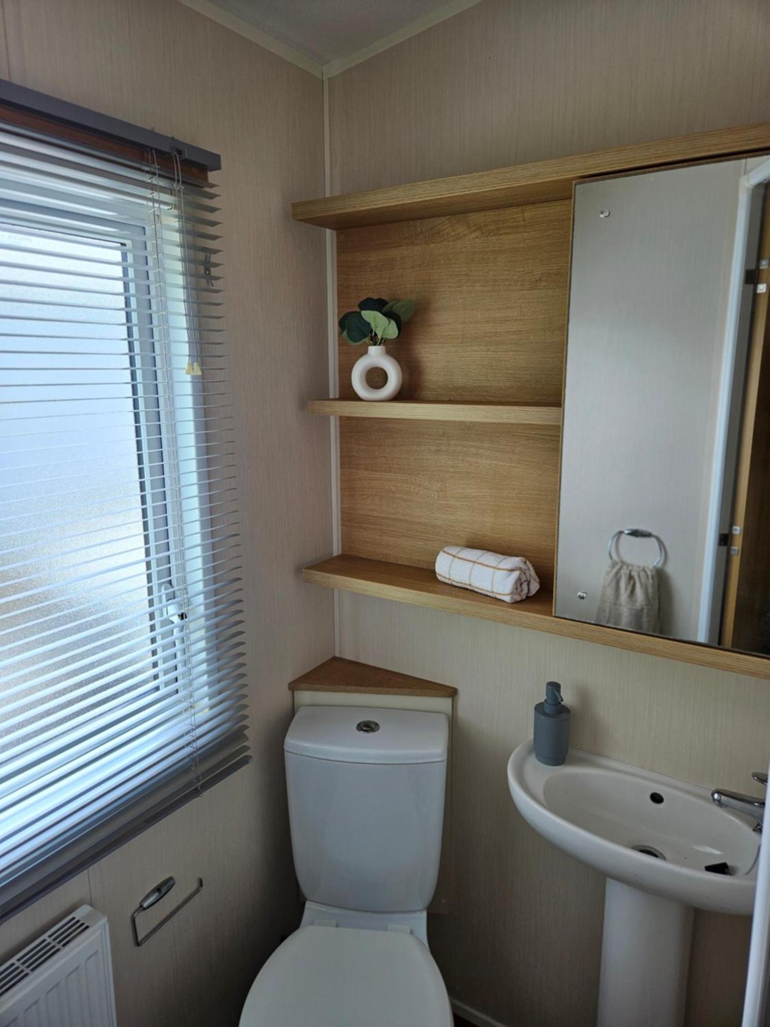 Lytham Luxe 6 Birth Caravan Weeton  Esterno foto